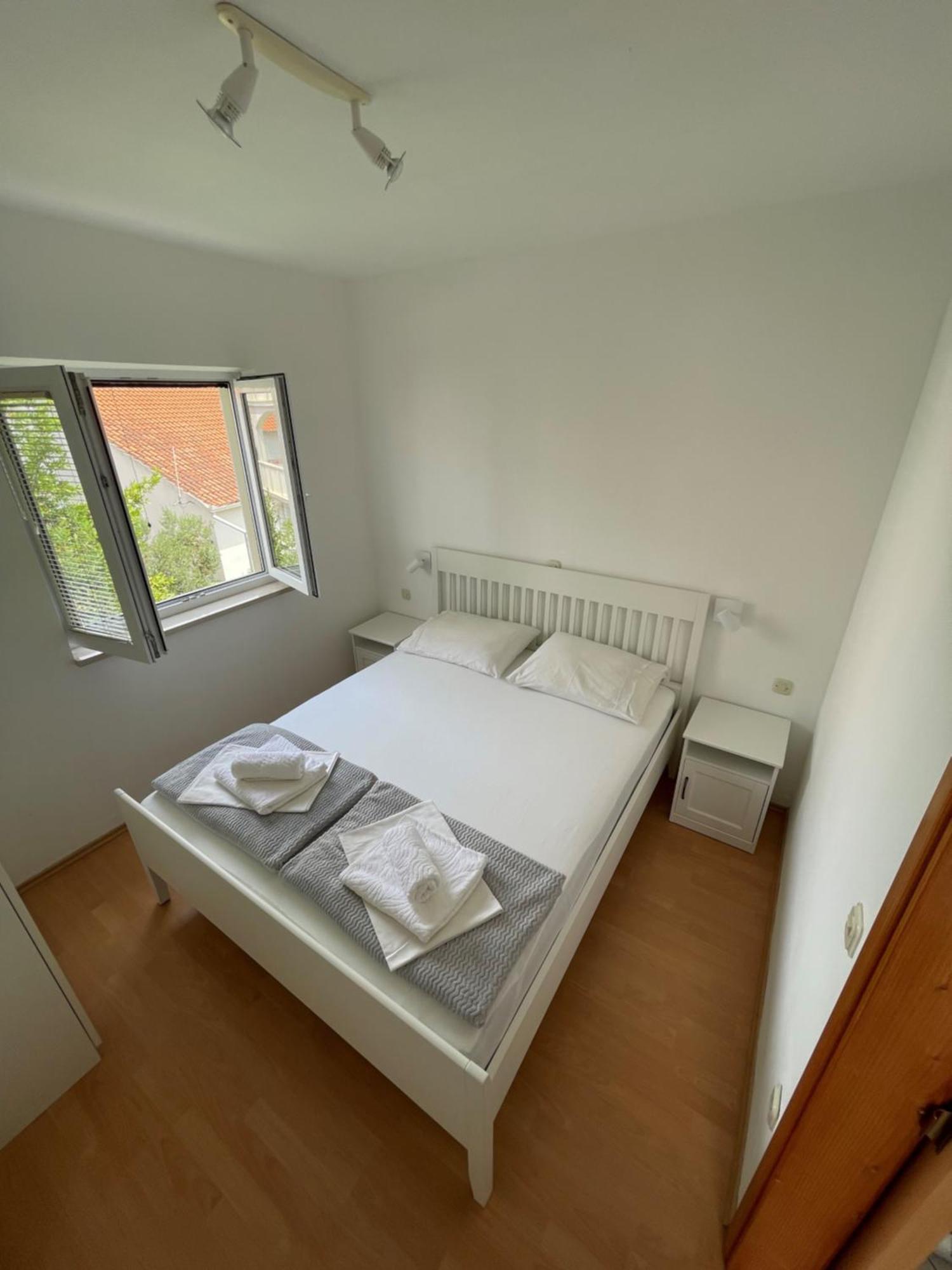 Apartments Vito Trogir Quarto foto